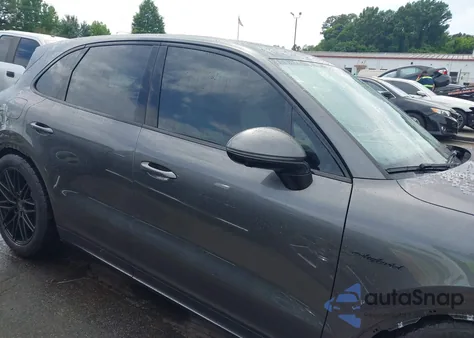 2025 Porsche Cayenne Turbo E-Hybrid z USA, uszkodzony, nr VIN WP1AM2AY7SDA27408